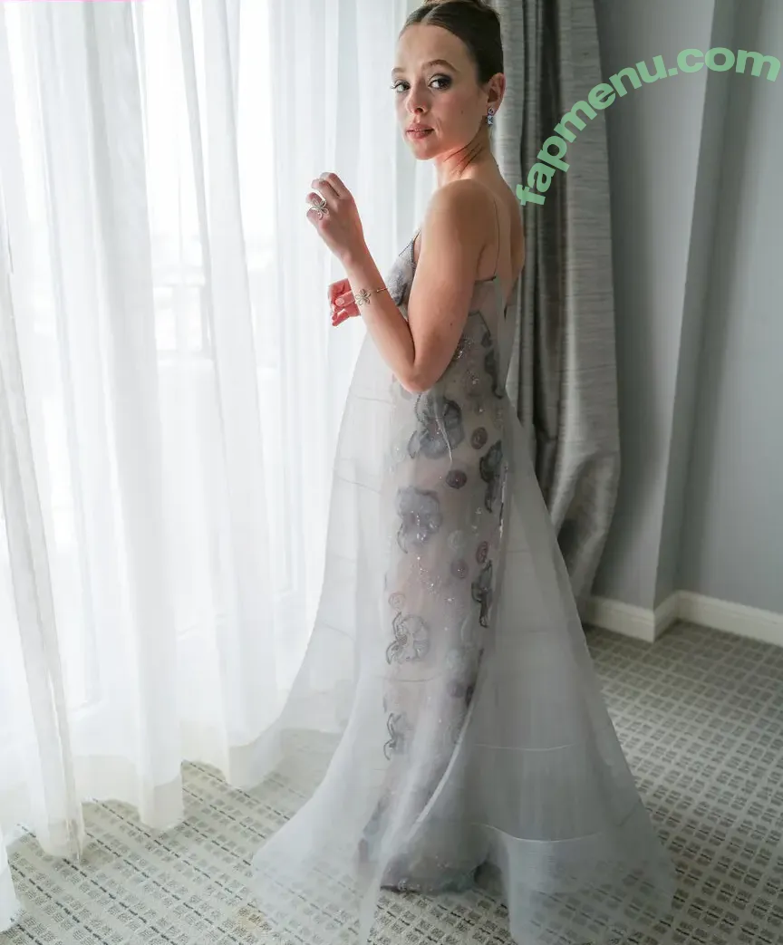 Shira Haas nude photo #0070 (shirahaas)