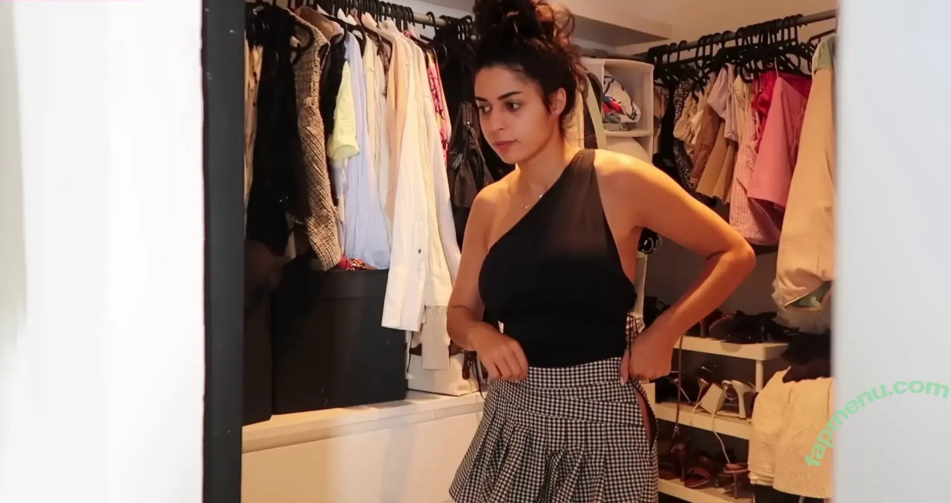 Shirin Azami nude photo #1471 (shirinazamii)