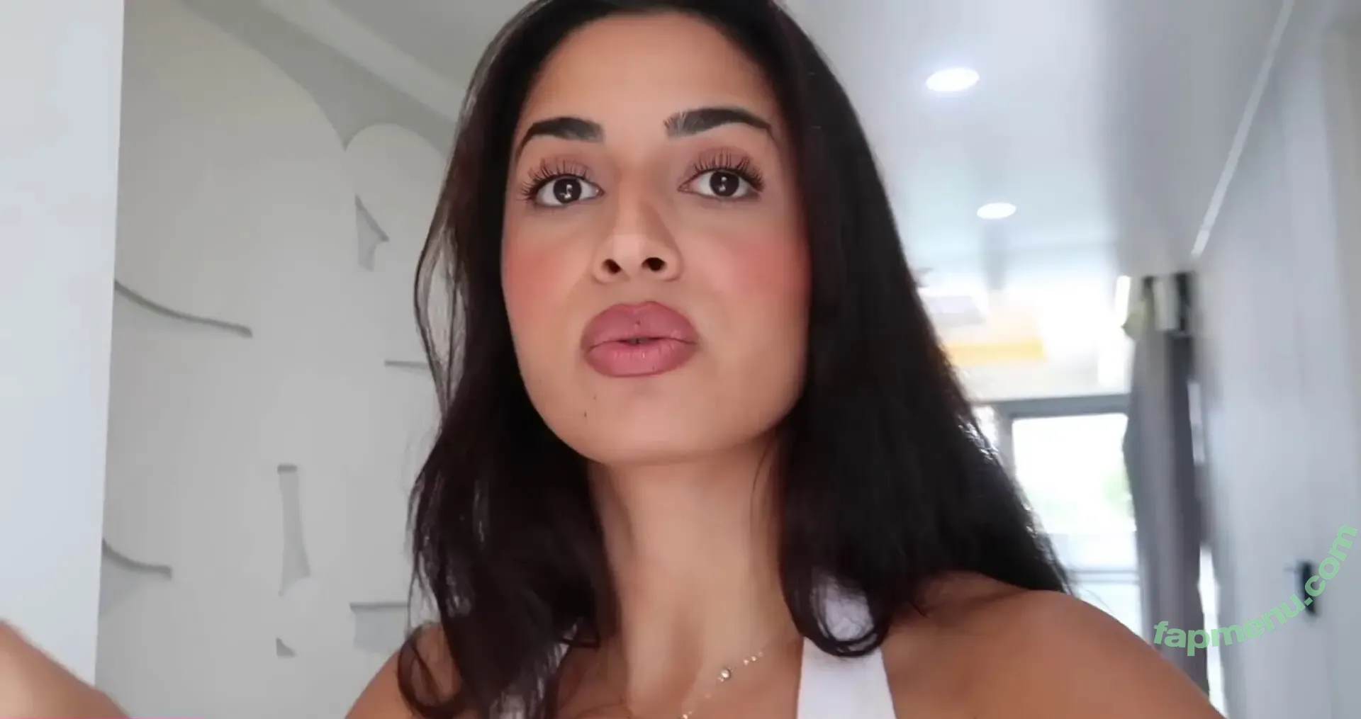 Shirin Azami nude photo #1610 (shirinazamii)