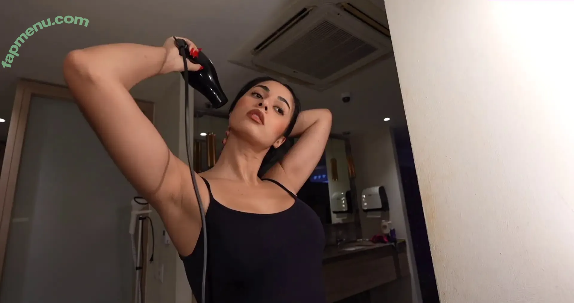 Shirin Azami nude photo #1776 (shirinazamii)