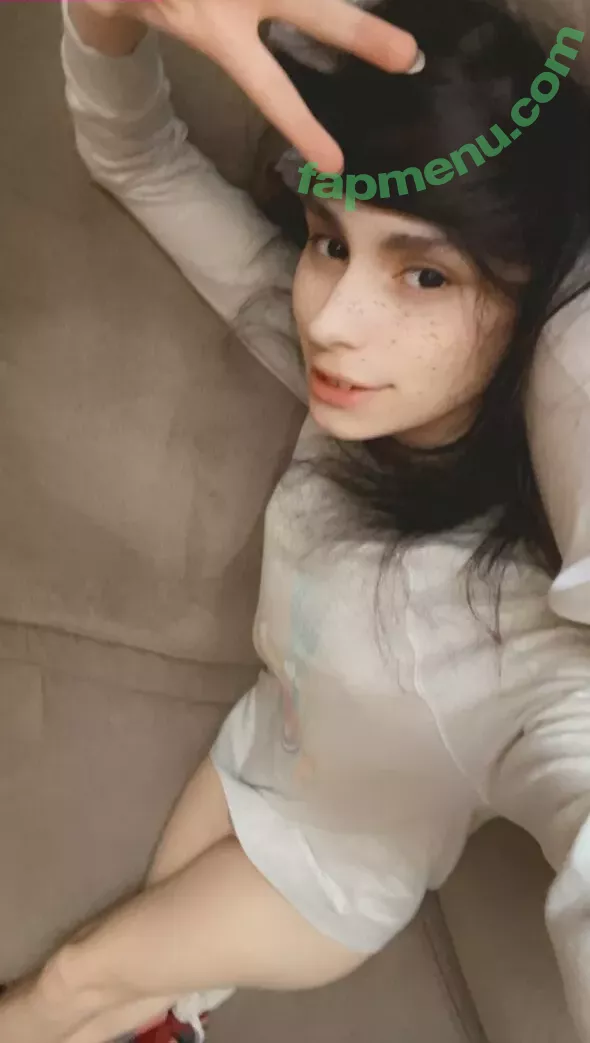 Shiruwu nude photo #0004 (Shiro / Shirowo / _kyshaana_ / _shiruwu_)