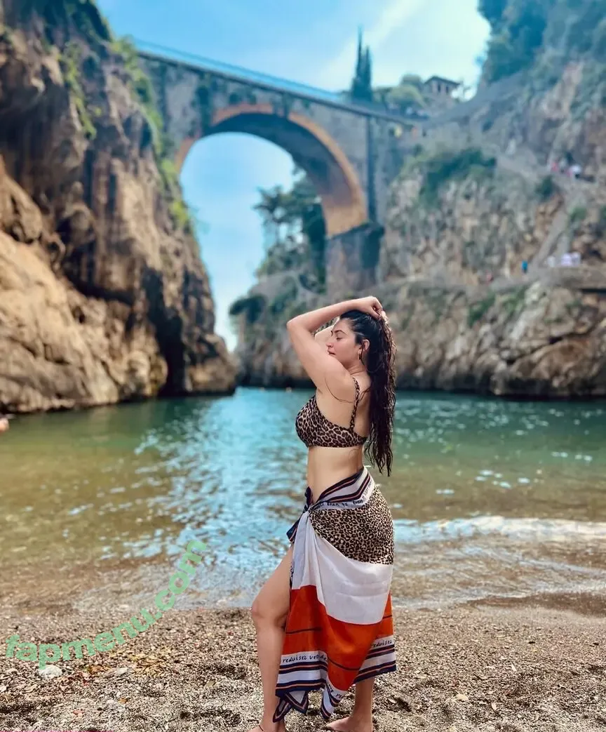 Shivaleeka Oberoi nude photo #0002 (shivaleekaoberoi)