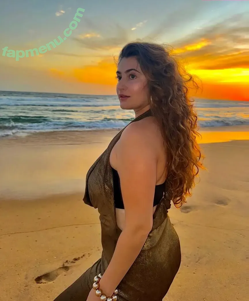 Shivaleeka Oberoi nude photo #0004 (shivaleekaoberoi)
