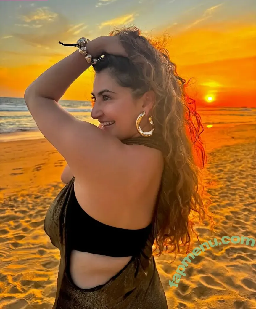 Shivaleeka Oberoi nude photo #0019 (shivaleekaoberoi)