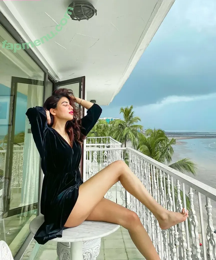 Shivani Singh nude photo #0037 (shivani.singhh)