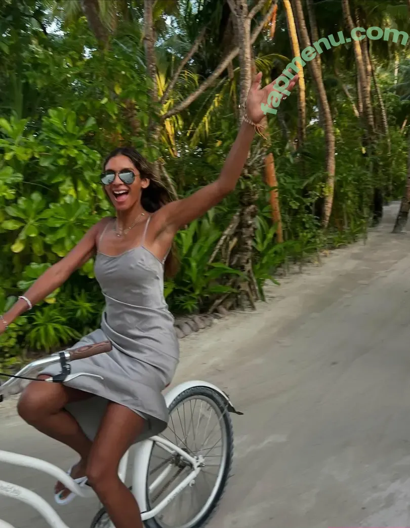 Shivi Ramoutar nude photo #0025 (shiviramoutar)