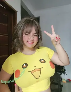 shknhdzn / PoTchi nude photo #0178