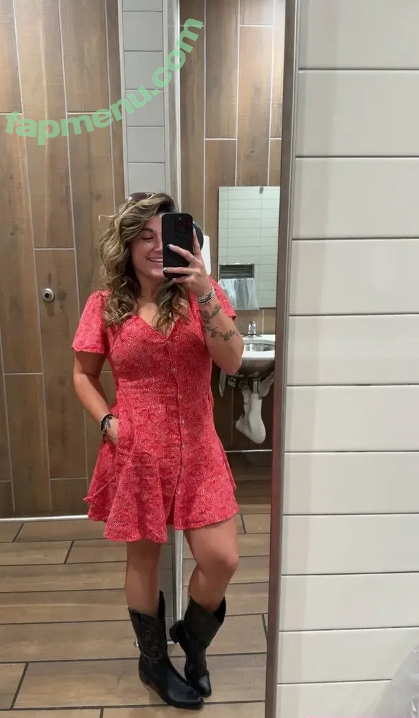 Short_Mcnugget nude photo #0122 (Kayley / kayleygunner)