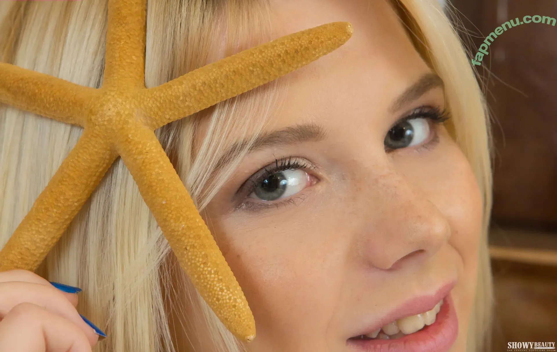 ShowyBeauty nude photo #3486 (heidi_rom / showbeautyofficial)