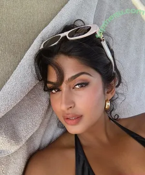 Shreya Arun / arun4yourmoney / shreyaarun / shreyarun nude photo #0055