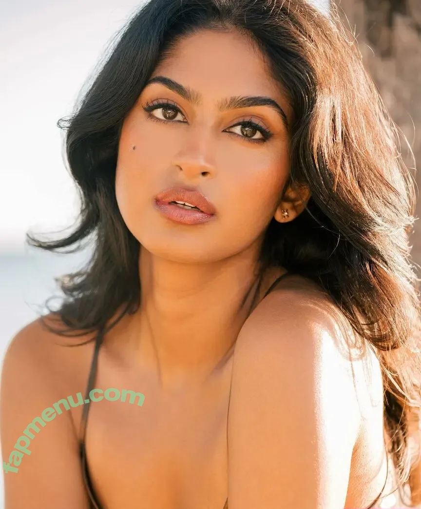 Shreya Arun nude photo #0044 (arun4yourmoney / shreyaarun / shreyarun)