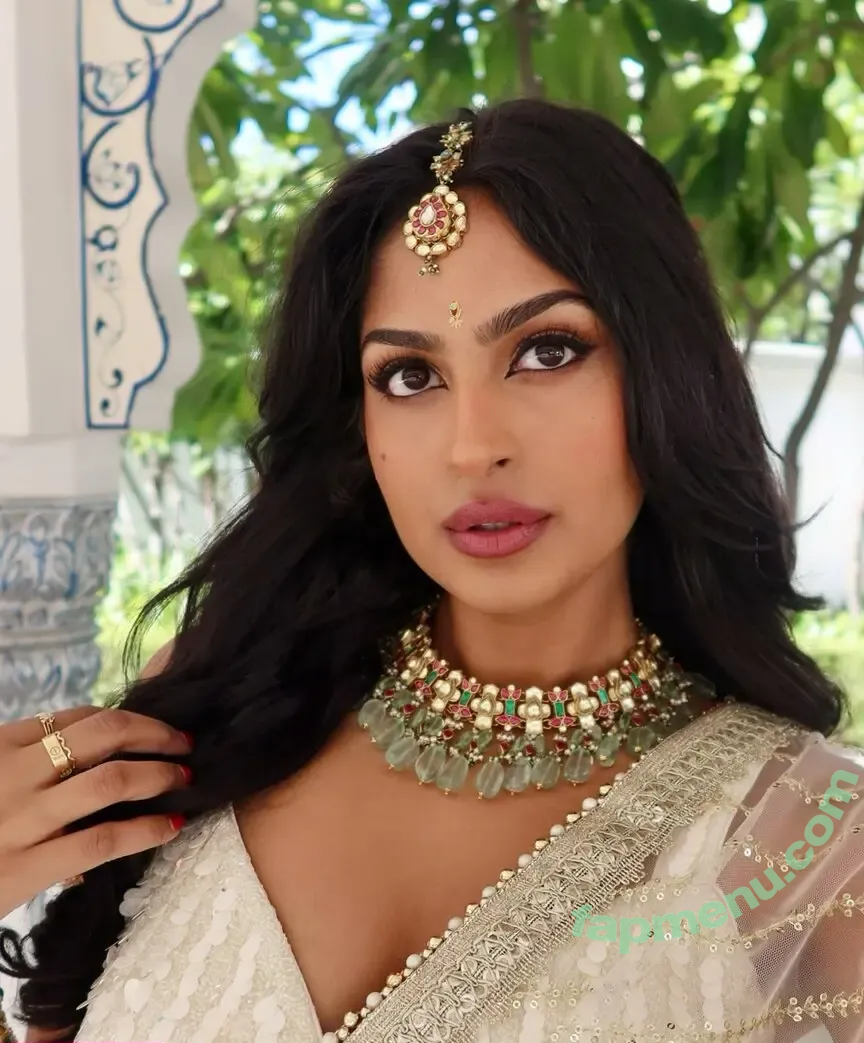 Shreya Arun nude photo #0062 (arun4yourmoney / shreyaarun / shreyarun)