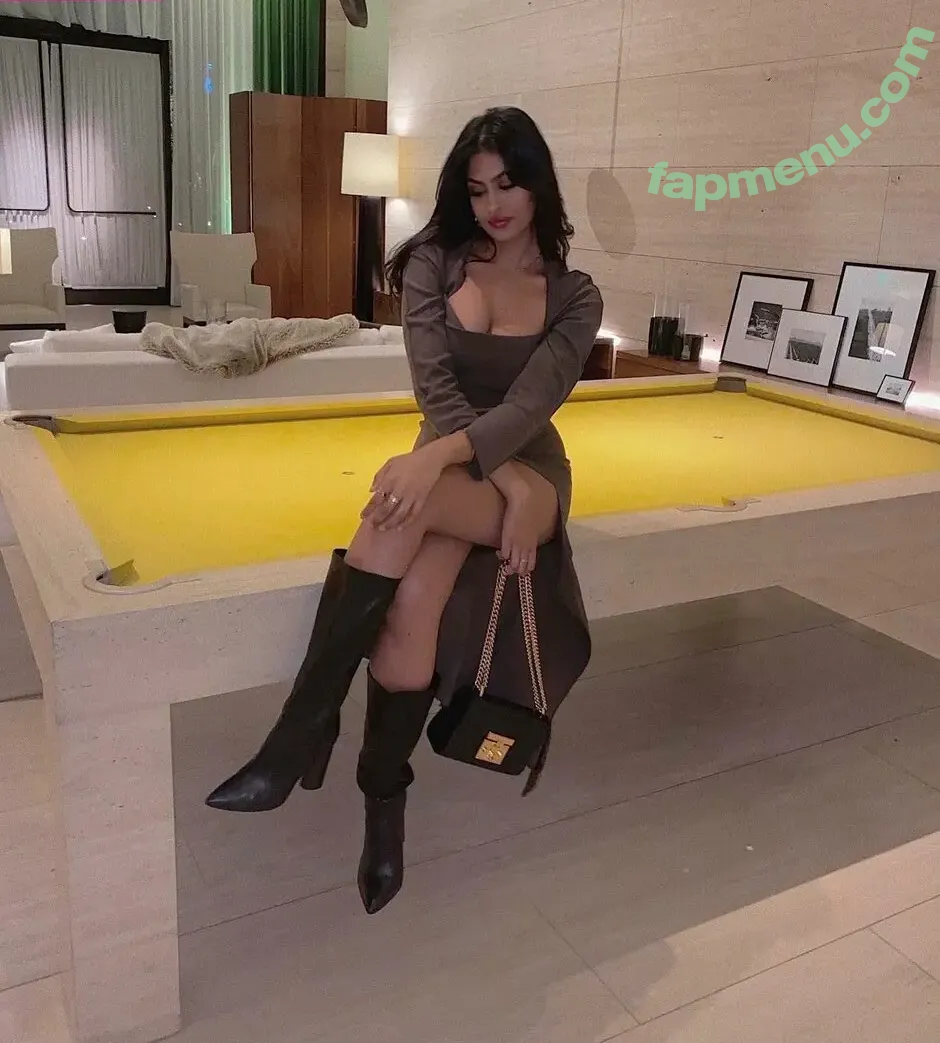 Shreya Arun nude photo #0073 (arun4yourmoney / shreyaarun / shreyarun)