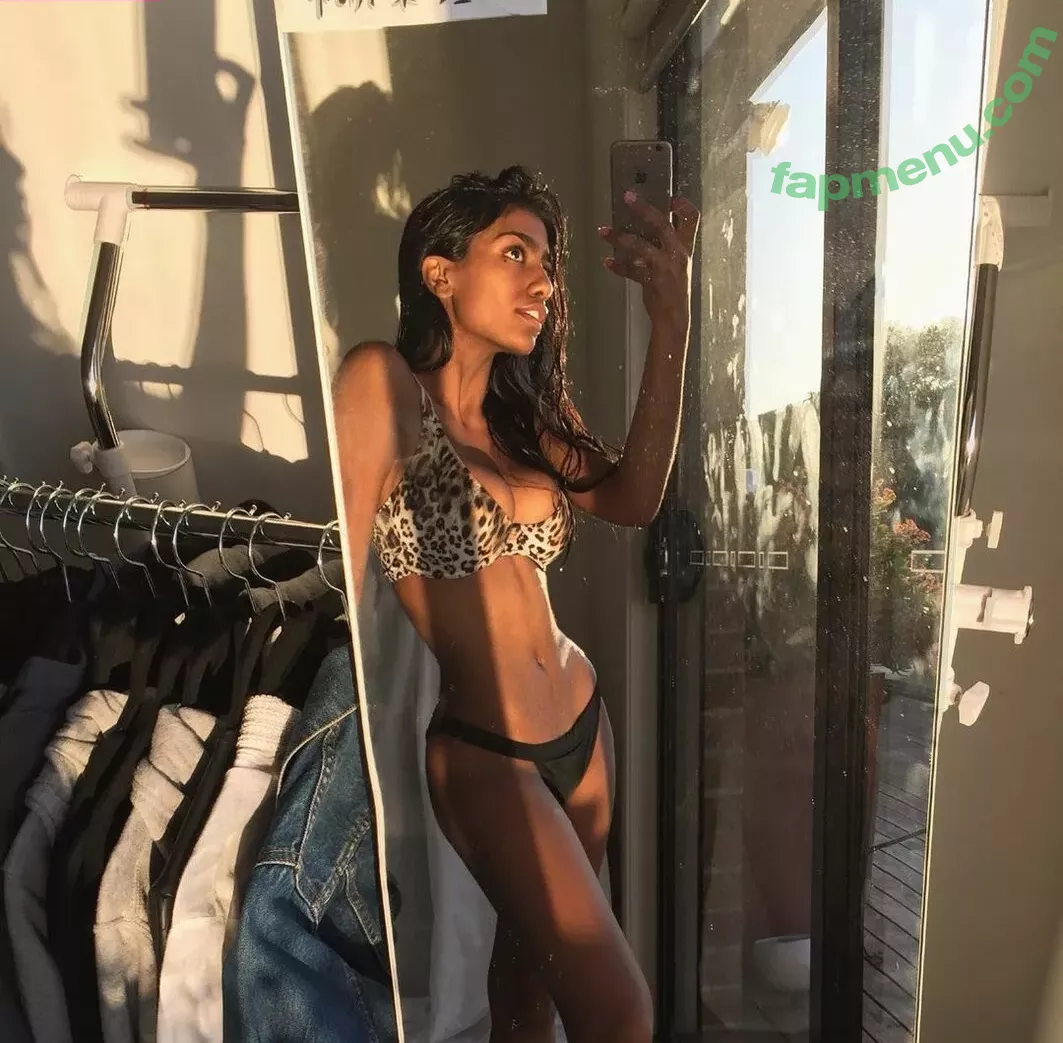 shreyanaidoo nude photo #0005 (shreyanaidoo)