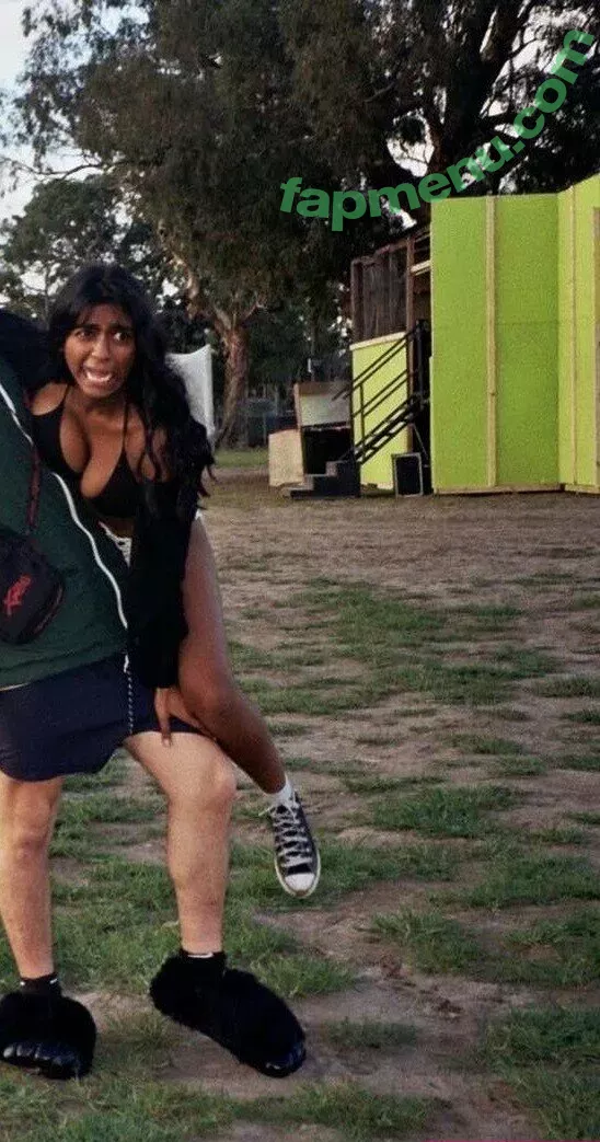 shreyanaidoo nude photo #0011 (shreyanaidoo)