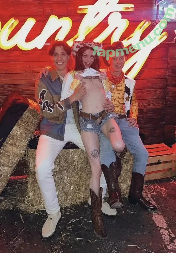 shrooms_q nude photo #0893 (shroomsq / zabelleq)