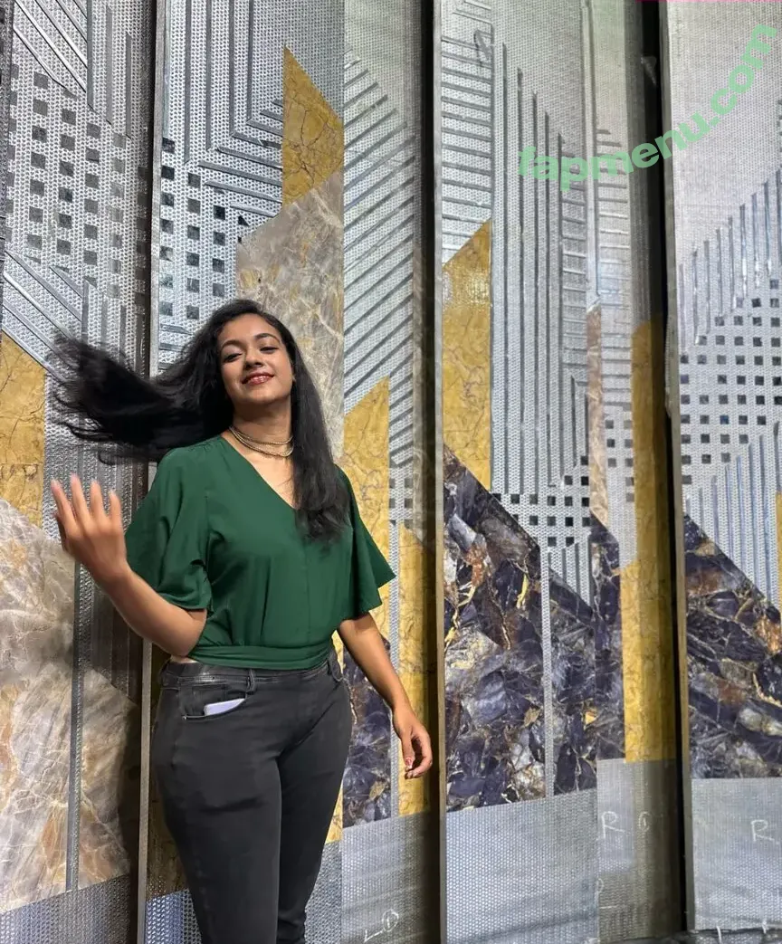 Shruthi Narayanan nude photo #0006 (iamshruthinarayanan)