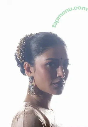 Shruti Haasan / Shruti Hasan / shrutihaasan / shrutzhaasan nude photo #0002