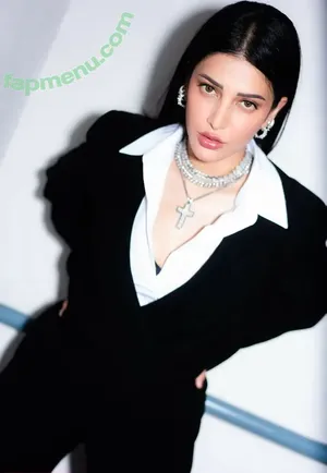 Shruti Haasan / Shruti Hasan / shrutihaasan / shrutzhaasan nude photo #0018