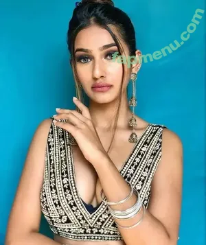Shubhna Agarwal / shubhnagrwal nude photo #0054