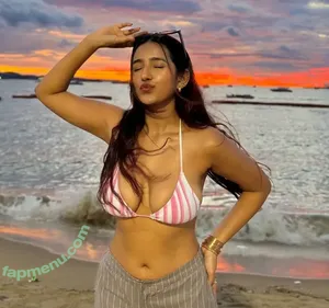 Shubhna Agarwal / shubhnagrwal nude photo #0111