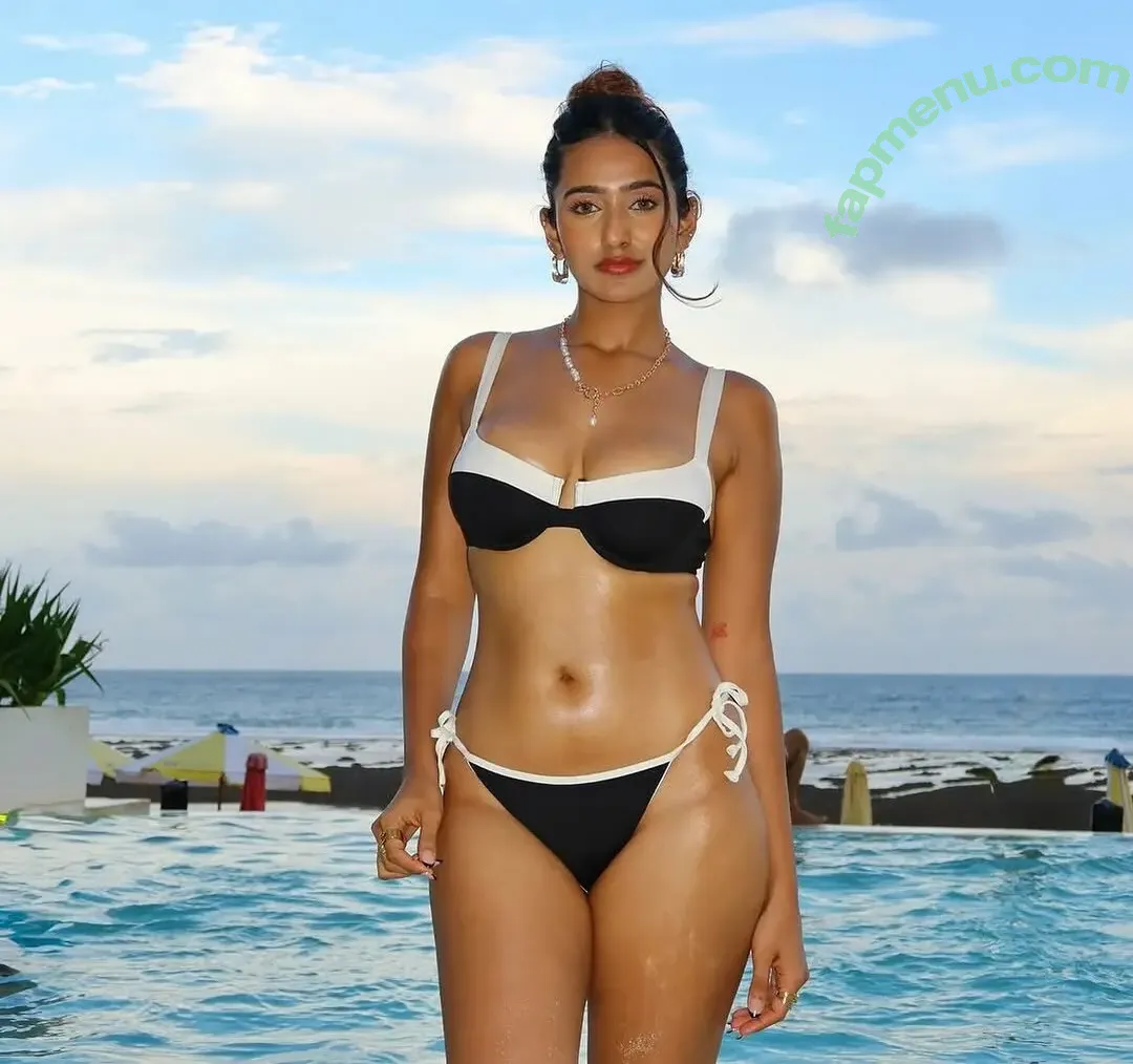 Shubhna Agarwal nude photo #0103 (shubhnagrwal)