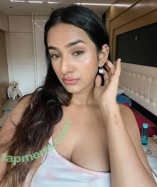 Shubhna Agarwal nude photo #0120 (shubhnagrwal)