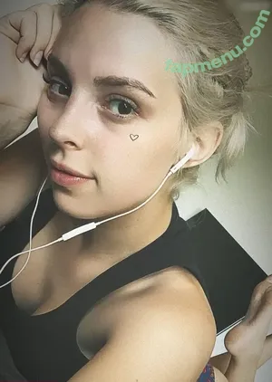 Shurjoka / Pia nude photo #0010