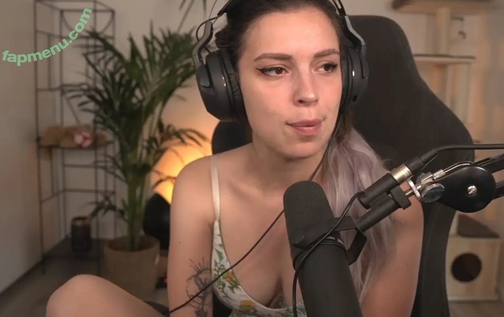 Shurjoka nude photo #0155 (Pia)