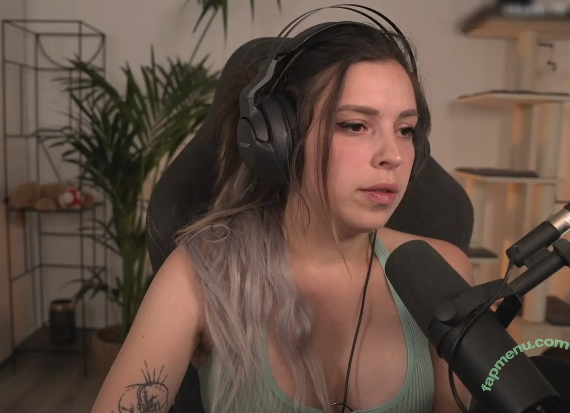 Shurjoka nude photo #0165 (Pia)