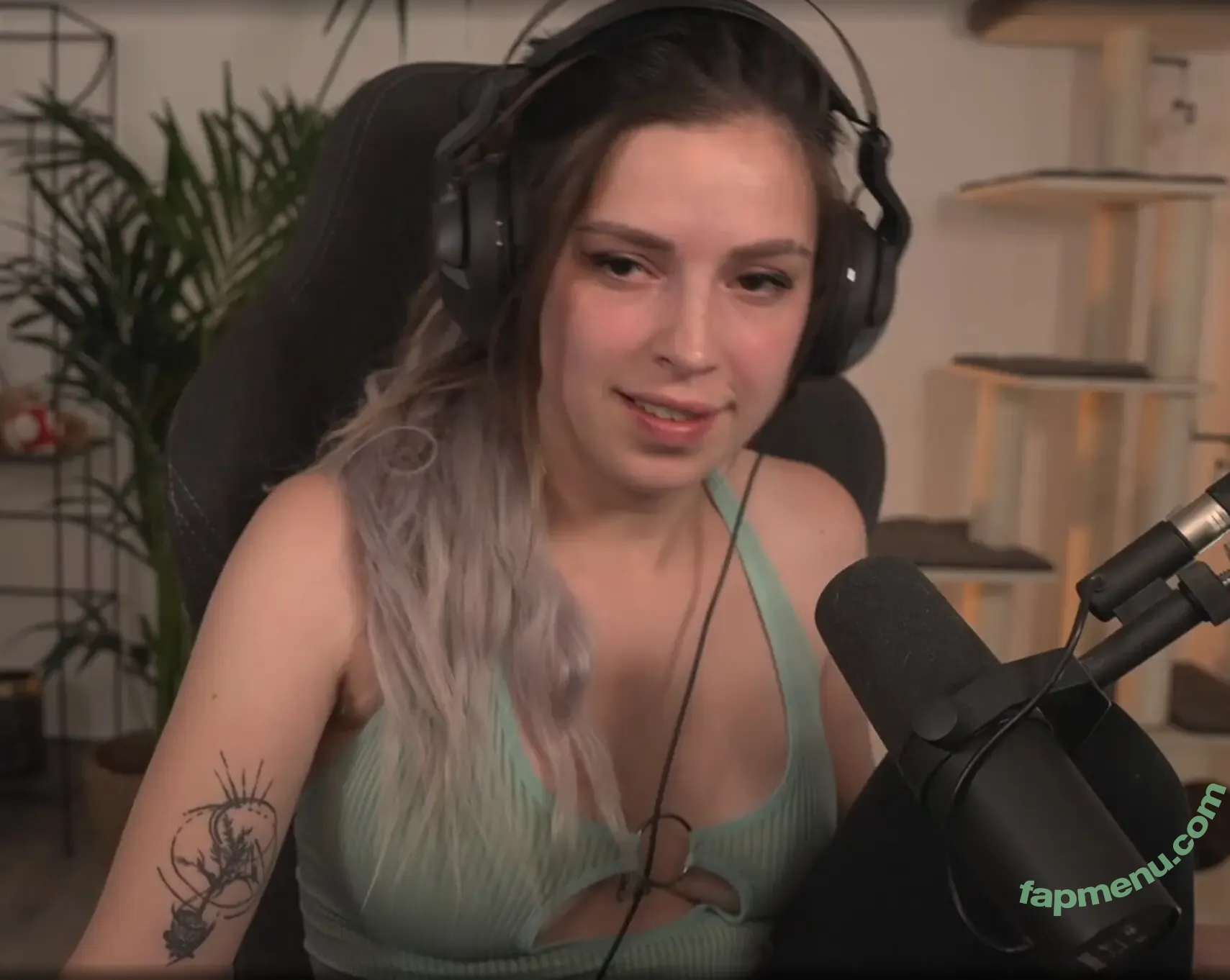 Shurjoka nude photo #0166 (Pia)