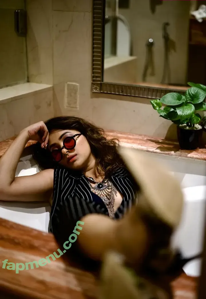 Shweta Basu Prasad nude photo #0001 (shwetabasuprasad11)