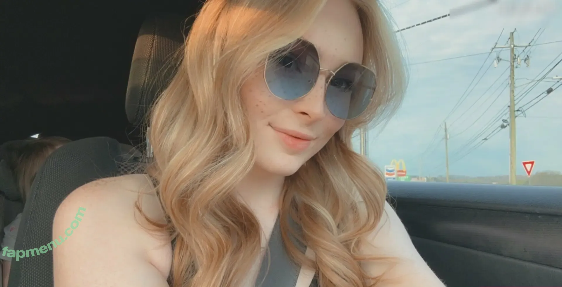 shy_trans nude photo #0124 (sarah320_)