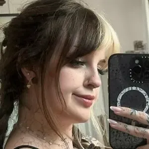 shyphoebefree / shy.phoebe nude photo #0002