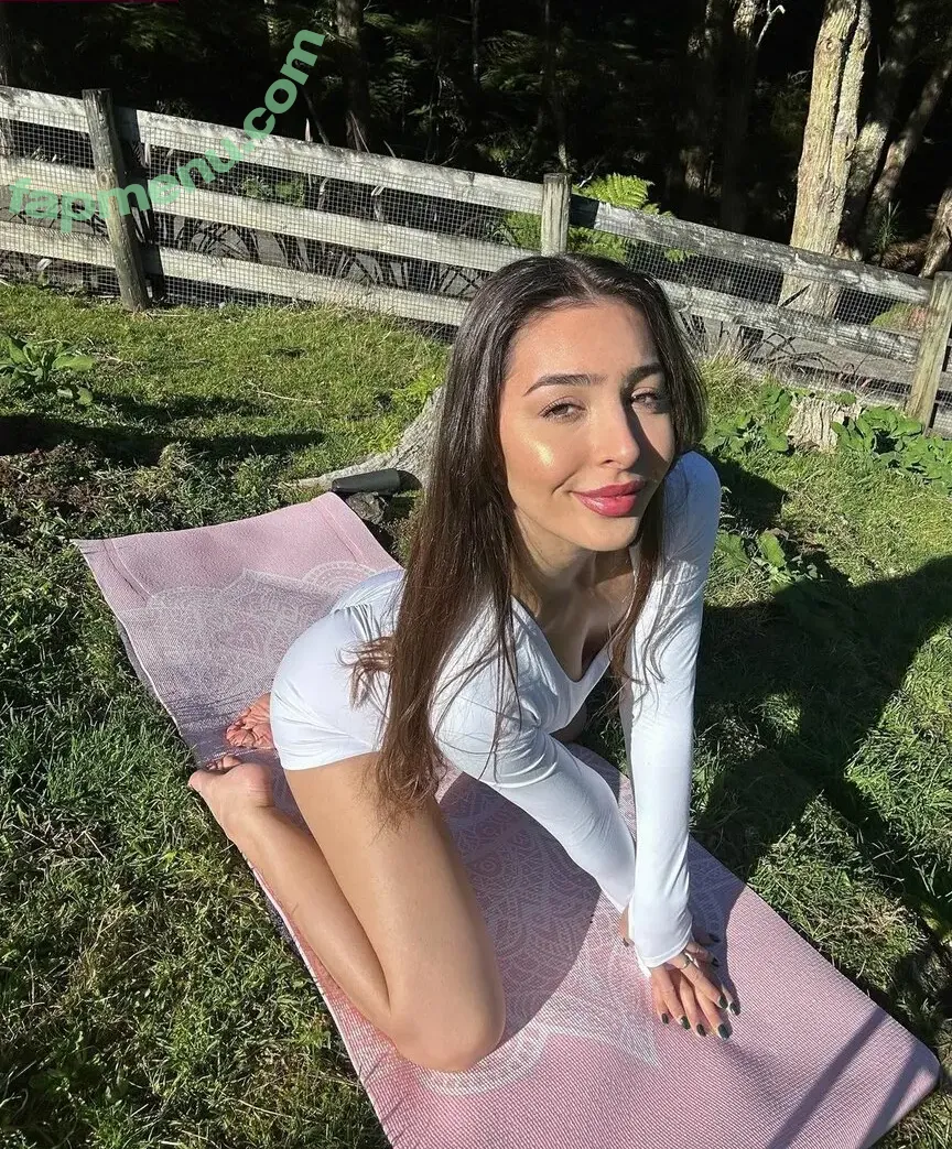 Shyzaeatemaia nude photo #0001 (iamtemaia)