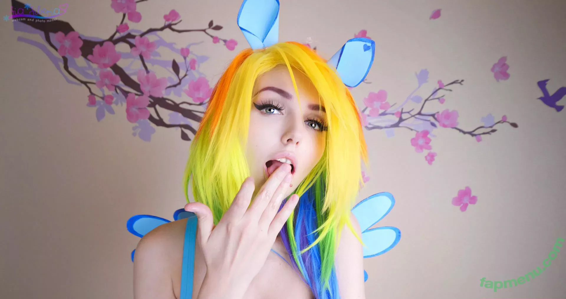 Sia_Siberia nude photo #1033 (sia_siberia.jpeg)