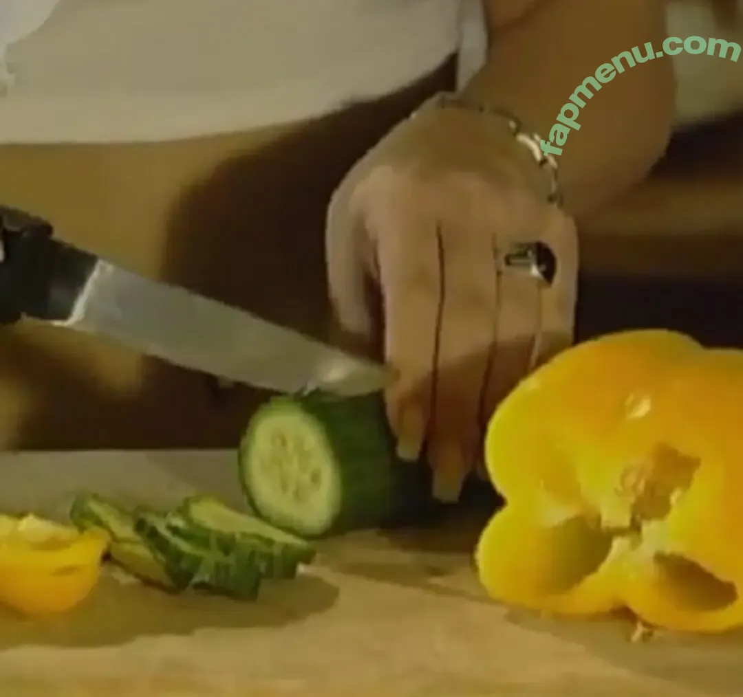 Sibel Kekilli nude photo #0190 (sibelkekilli)