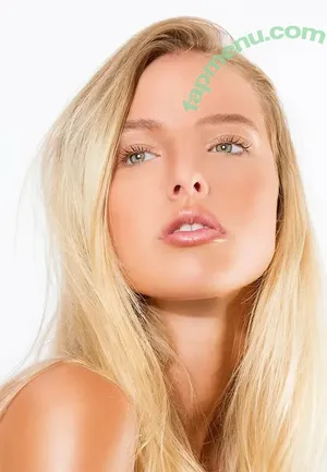 Sienna Cochrane / thesiennalynne nude photo #0024