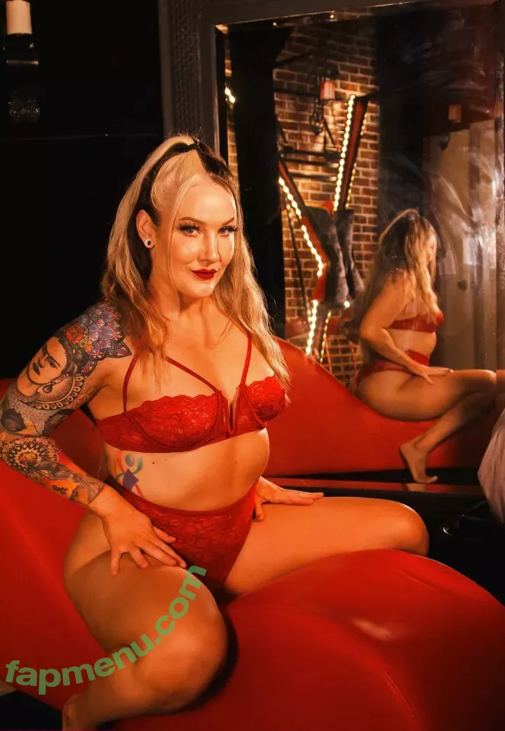 Sienna Day nude photo #0839 (Allysin Kay / adayinsienna / siennamaegomez)