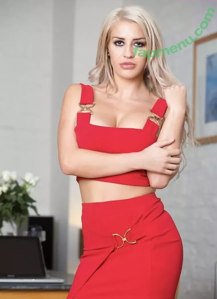 Sienna Day nude photo #0860 (Allysin Kay / adayinsienna / siennamaegomez)