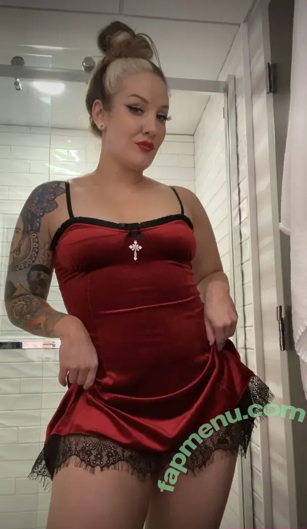 Sienna Day nude photo #1339 (Allysin Kay / adayinsienna / sienna_day / siennamaegomez)