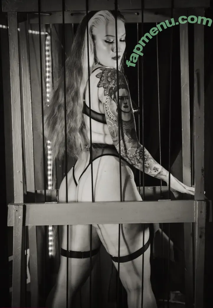 Sienna Day nude photo #1395 (Allysin Kay / adayinsienna / sienna_day / siennamaegomez)