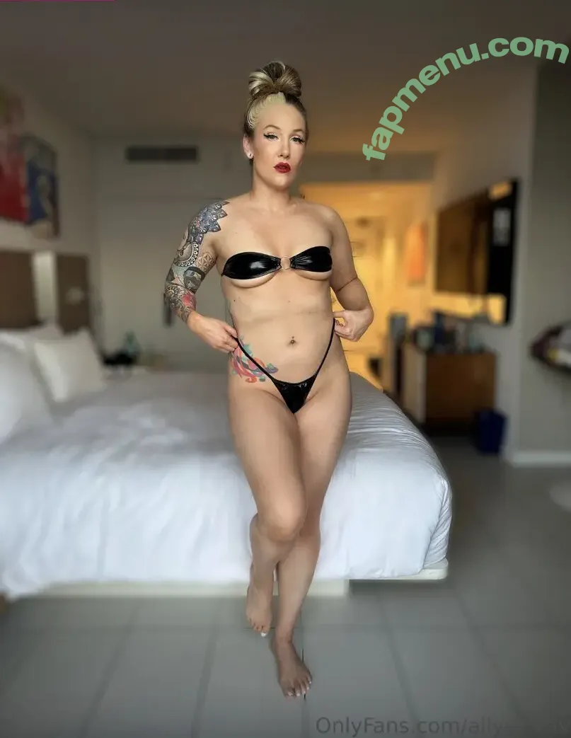 Sienna Day nude photo #1426 (Allysin Kay / adayinsienna / sienna_day / siennamaegomez)