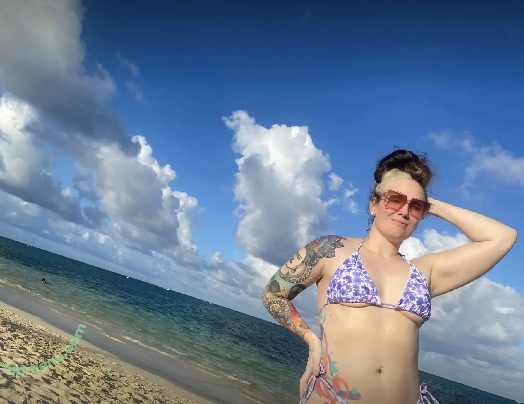 Sienna Day nude photo #1535 (Allysin Kay / adayinsienna / siennamaegomez)