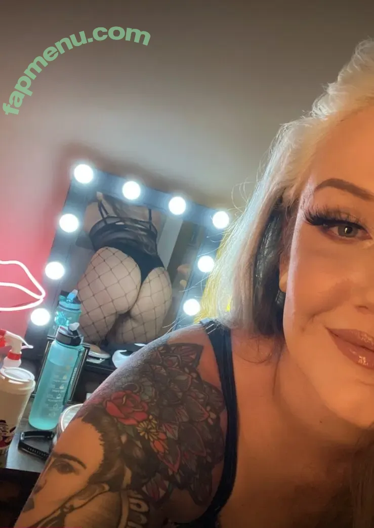 Sienna Day nude photo #1540 (Allysin Kay / adayinsienna / siennamaegomez)