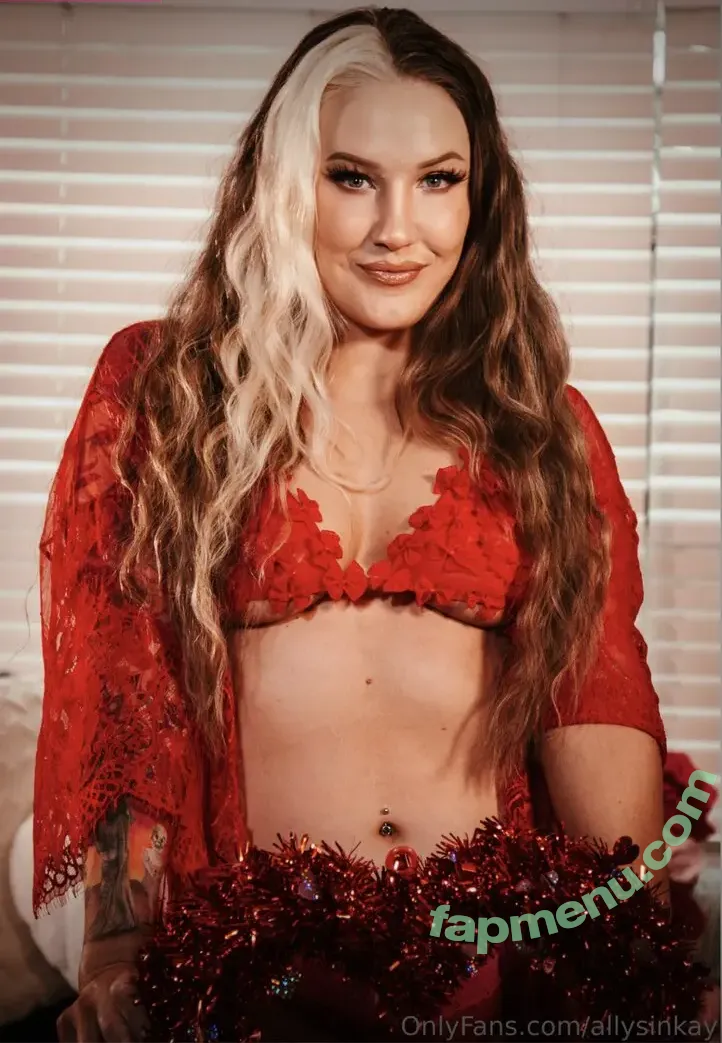 Sienna Day nude photo #1557 (Allysin Kay / adayinsienna / siennamaegomez)