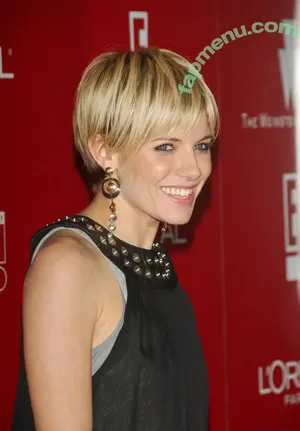 Sienna Miller / siennamillerfree / siennaonline / siennathing nude photo #0631