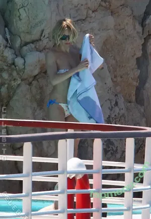 Sienna Miller / siennaonline / siennathing nude photo #0671