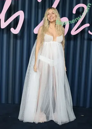 Sienna Miller / siennaonline / siennathing nude photo #0696