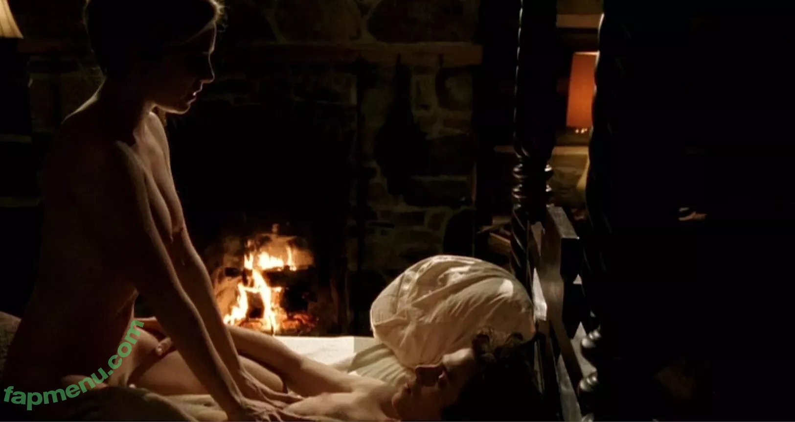 Sienna Miller nude photo #0400 (siennamillerfree / siennaonline / siennathing)
